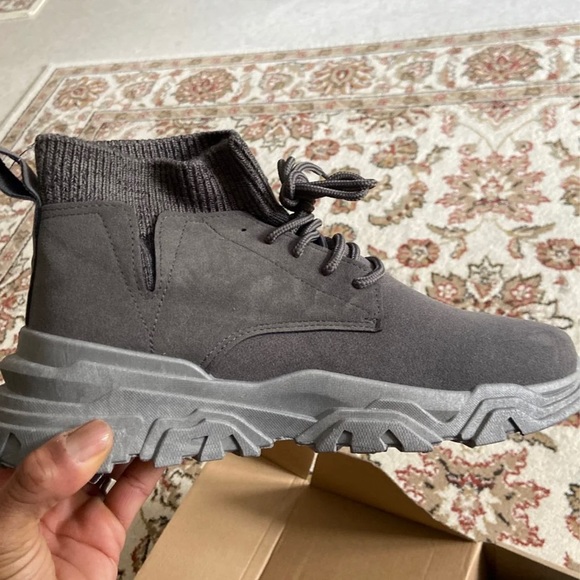 Men’s & women’s sneaker boot